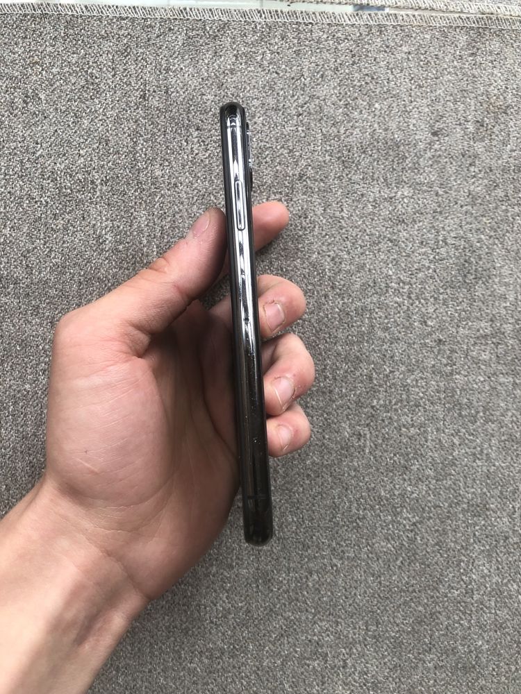 iPhone X 64 ГБ Black | R-SIM у комплекті |