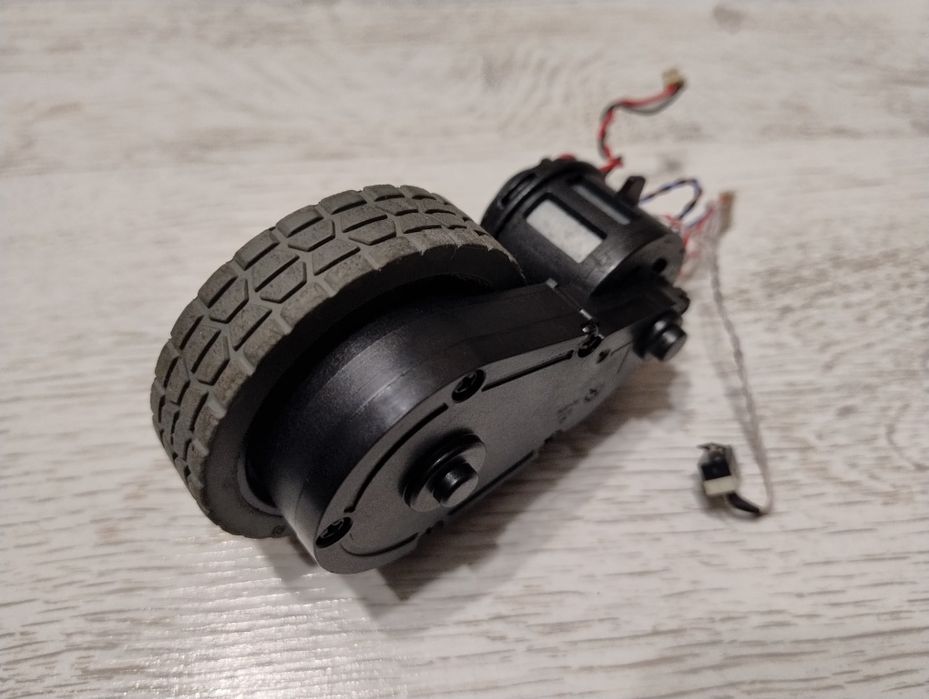 Moduł koła Lewego ,L' Robot Sprzątająco-Mopujący Irobot Roomba Combo