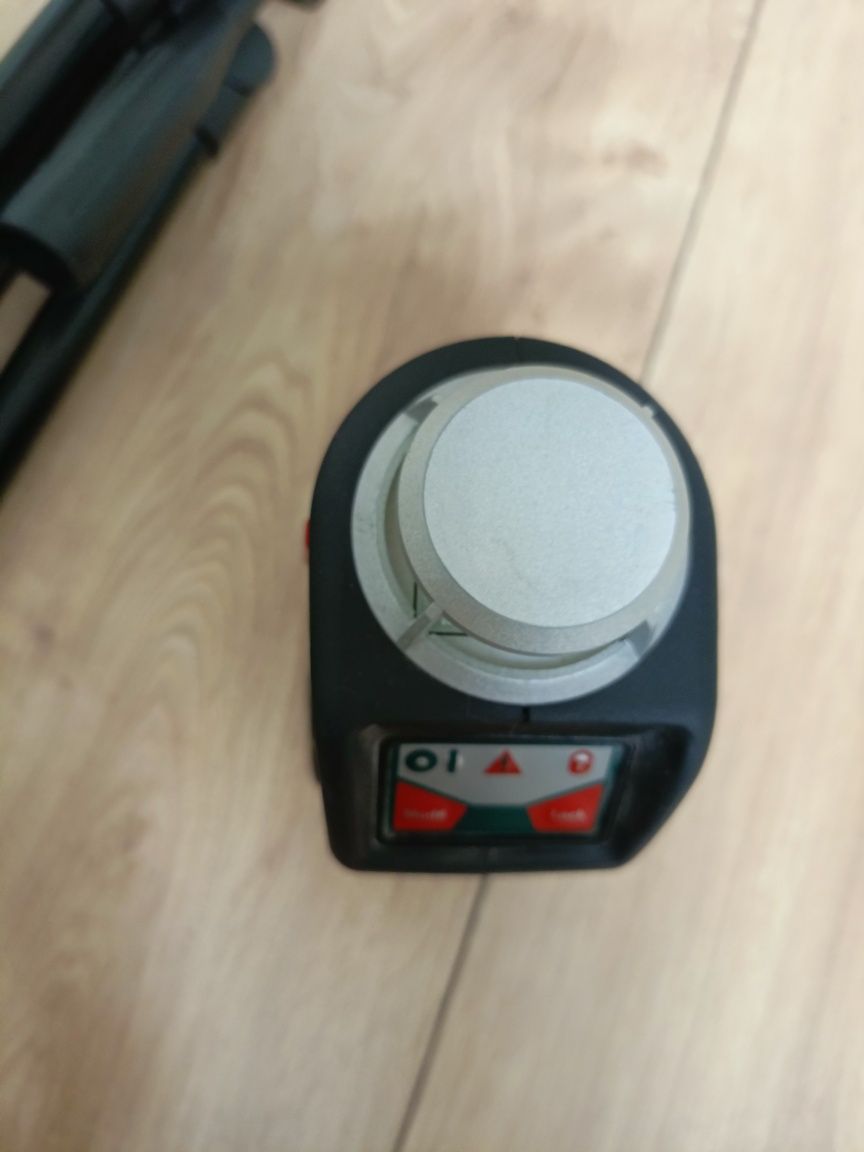 Laser krzyżowy Bosch PLL 360 poziomica laserowa liniowy