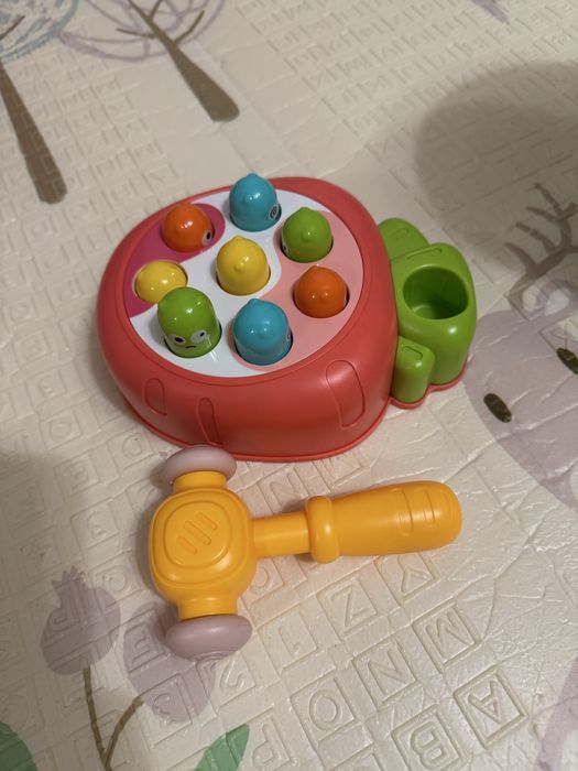 Лот іграшок від 12 місяців