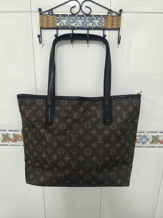 Mala de ombro da Louis Vuitton