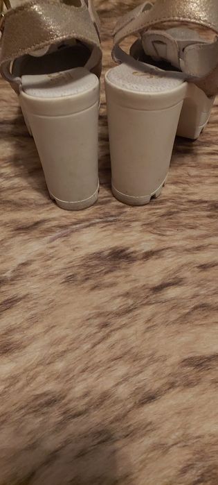 Sandálias super confortáveis