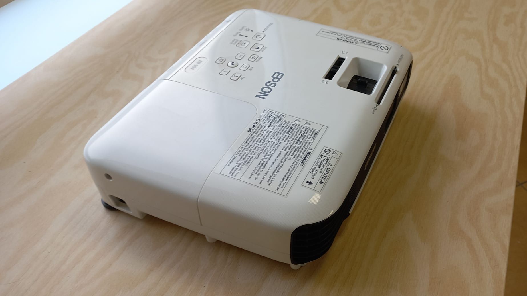 Projektor Epson EB-S04