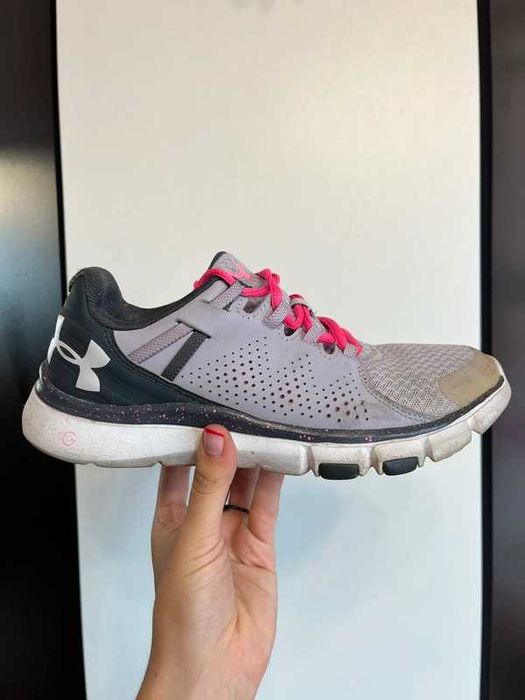 buty sportowe sneakersy do biegania na siłownie damski 38 under armour