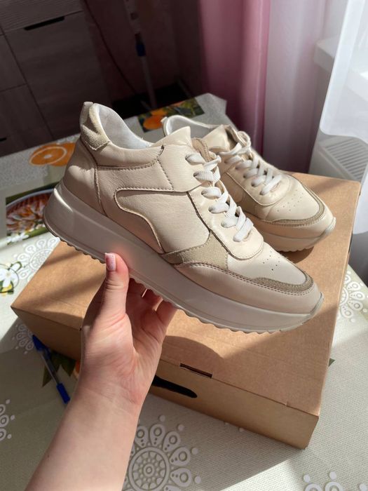 Кросівки 36 розмір