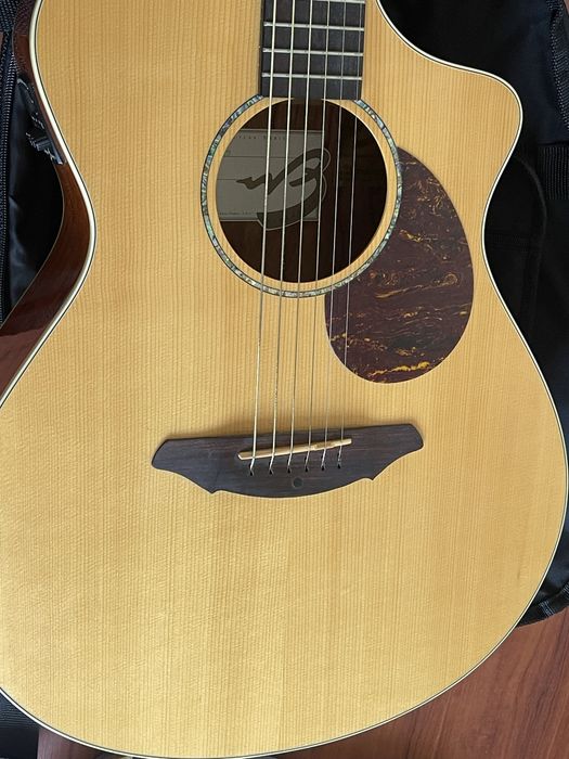 Guitarra Breedlove c250SBe tipo martin e taylor