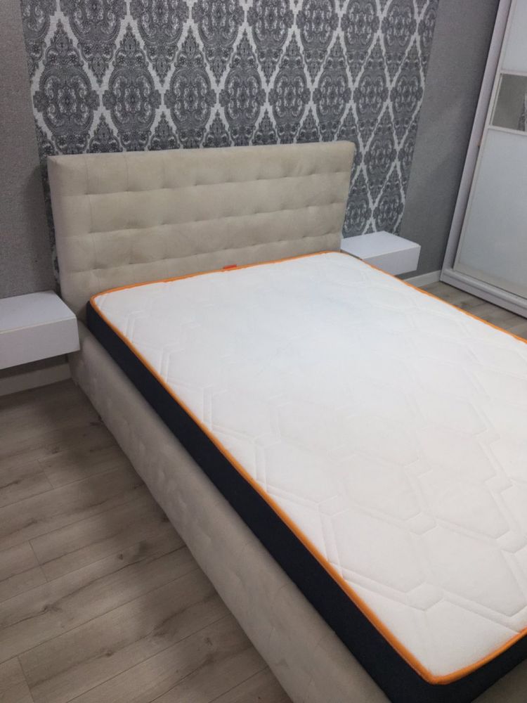 Продам кровать з матрасом