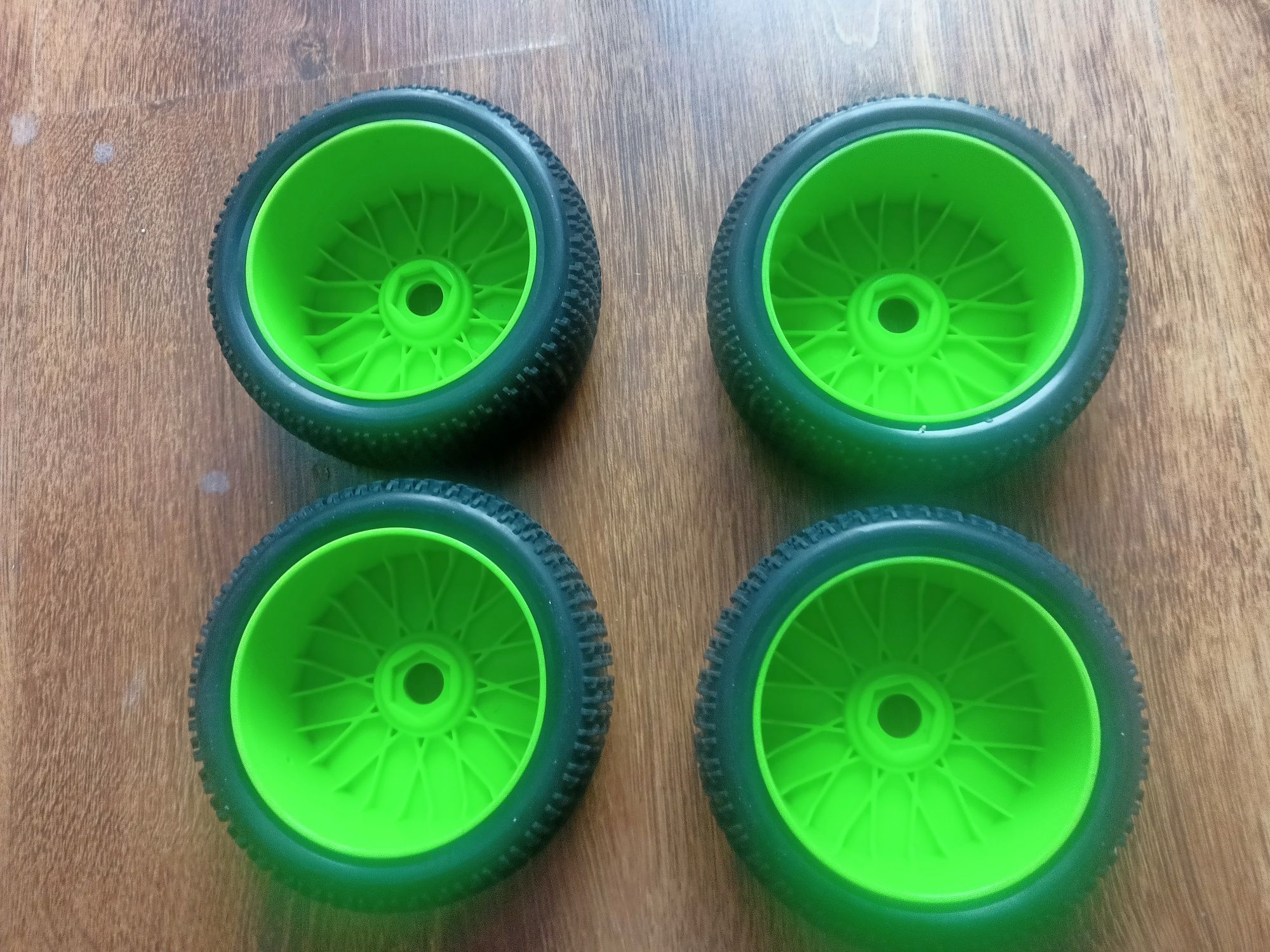 Koła buggy rc nitro elektryk bezszwowy hpi arrma Carson reely