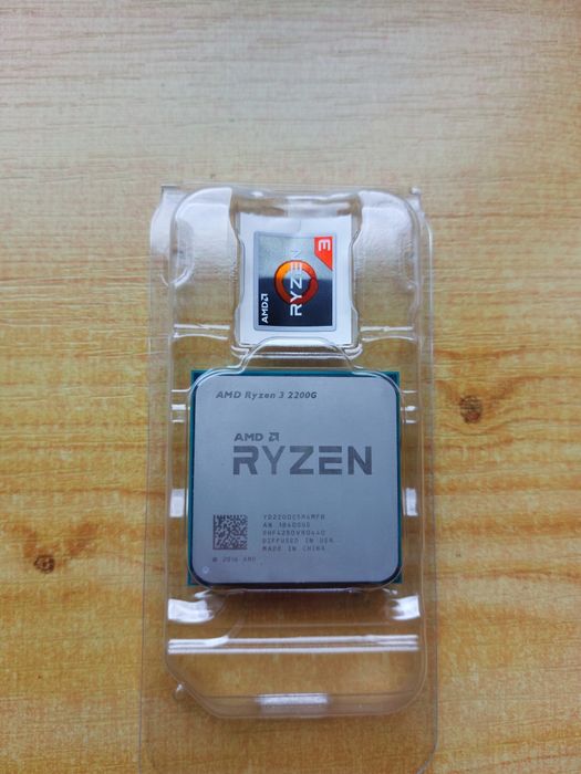 AMD Ryzen 3 2200G