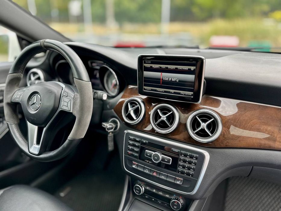 Mercedes Benz CLA