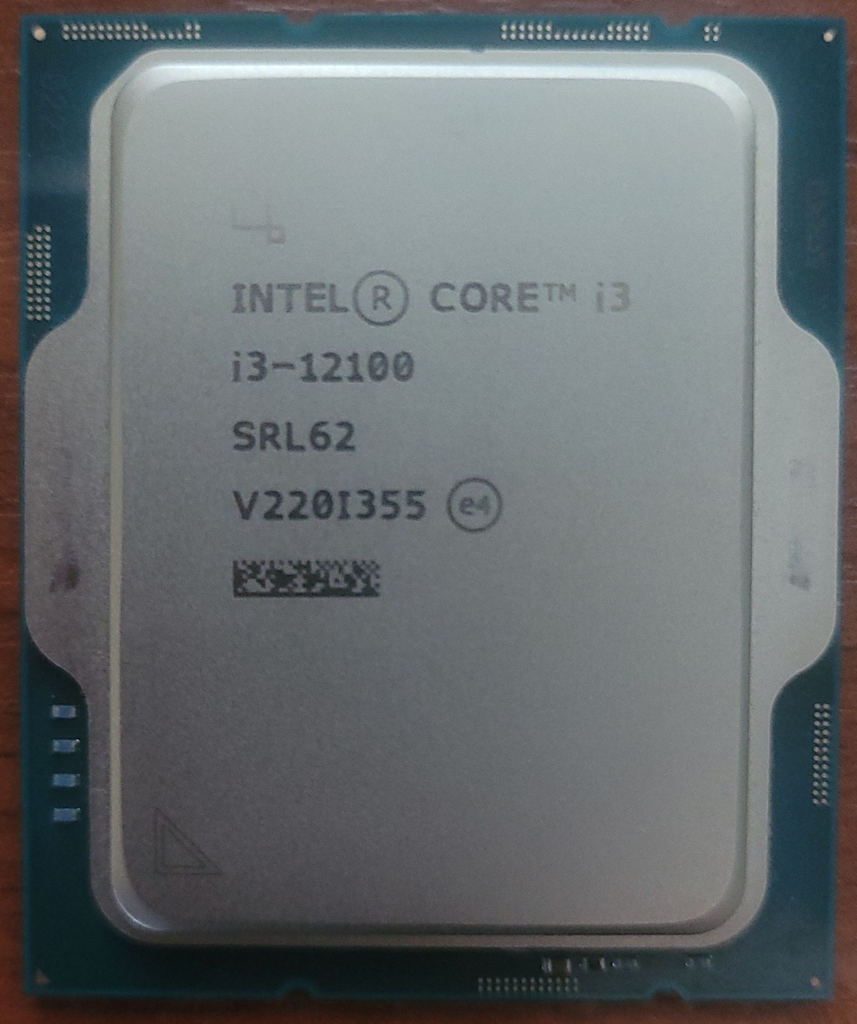 Intel Core i3-12100 uhd730