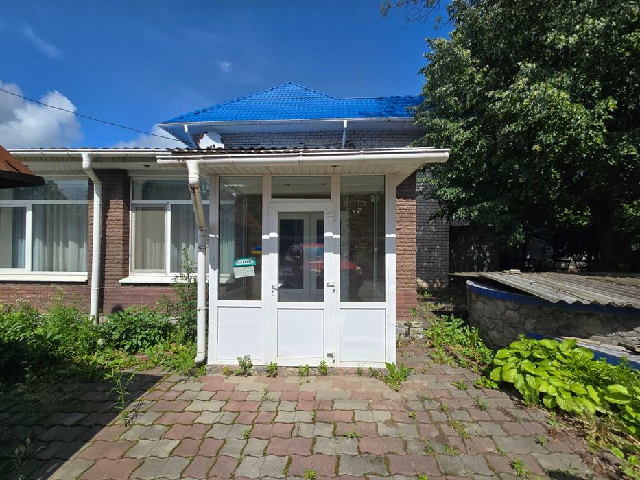 Продам комерційне приміщення 225 м² під бізнес , смт. Високий