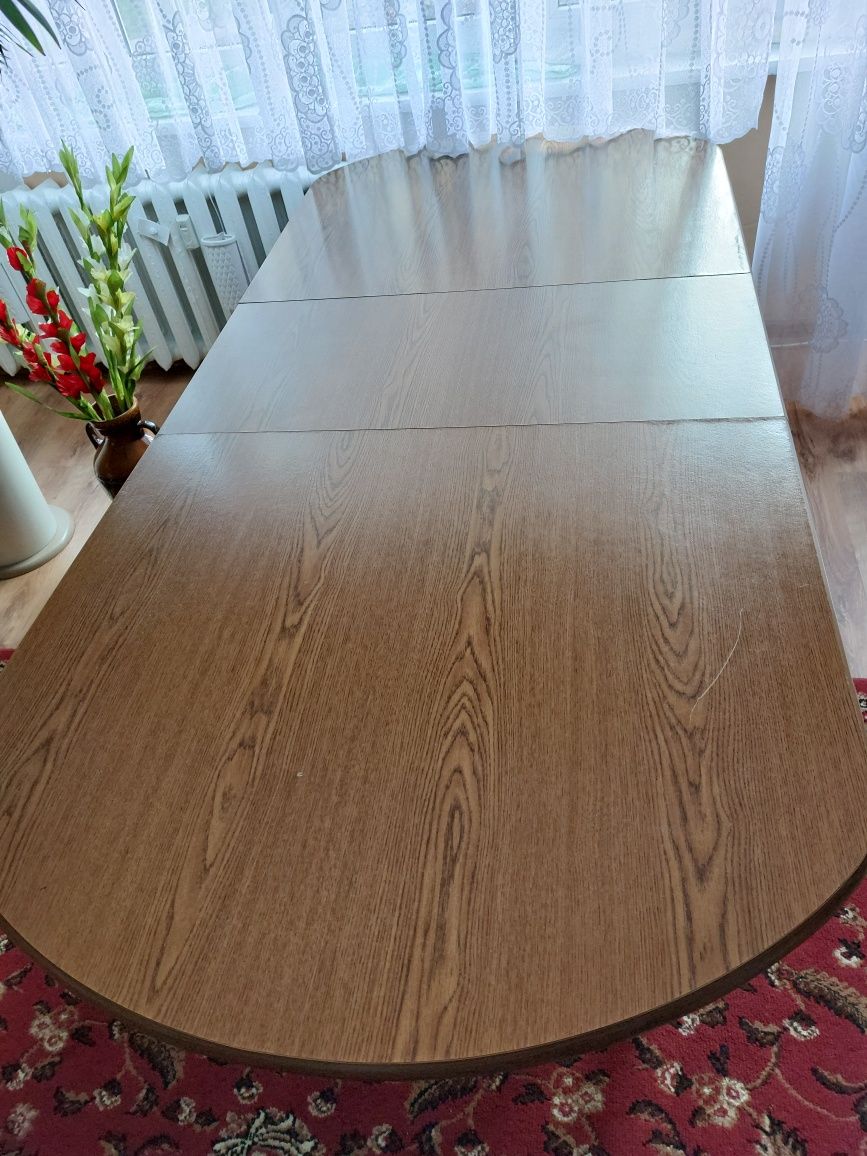 Stół drewniany z 4 krzesłami