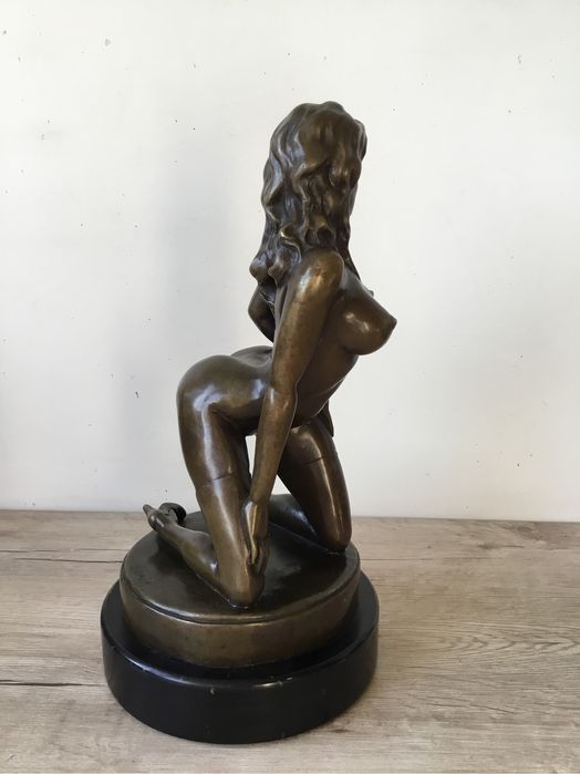 Скульптура НЮ, бронза, мрамор, авторская работа.