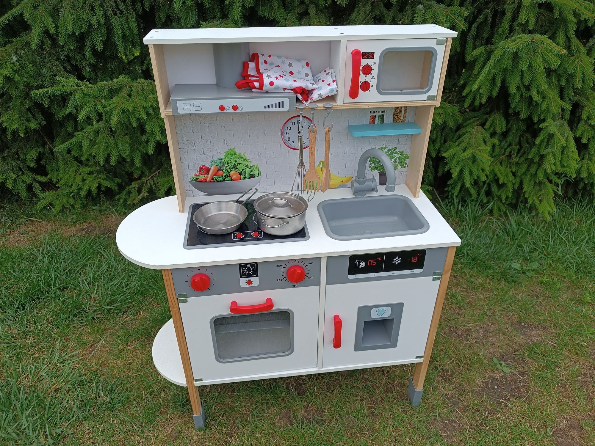 PLAYTIVE® Kuchnia drewniana do zabawy z akcesoriami