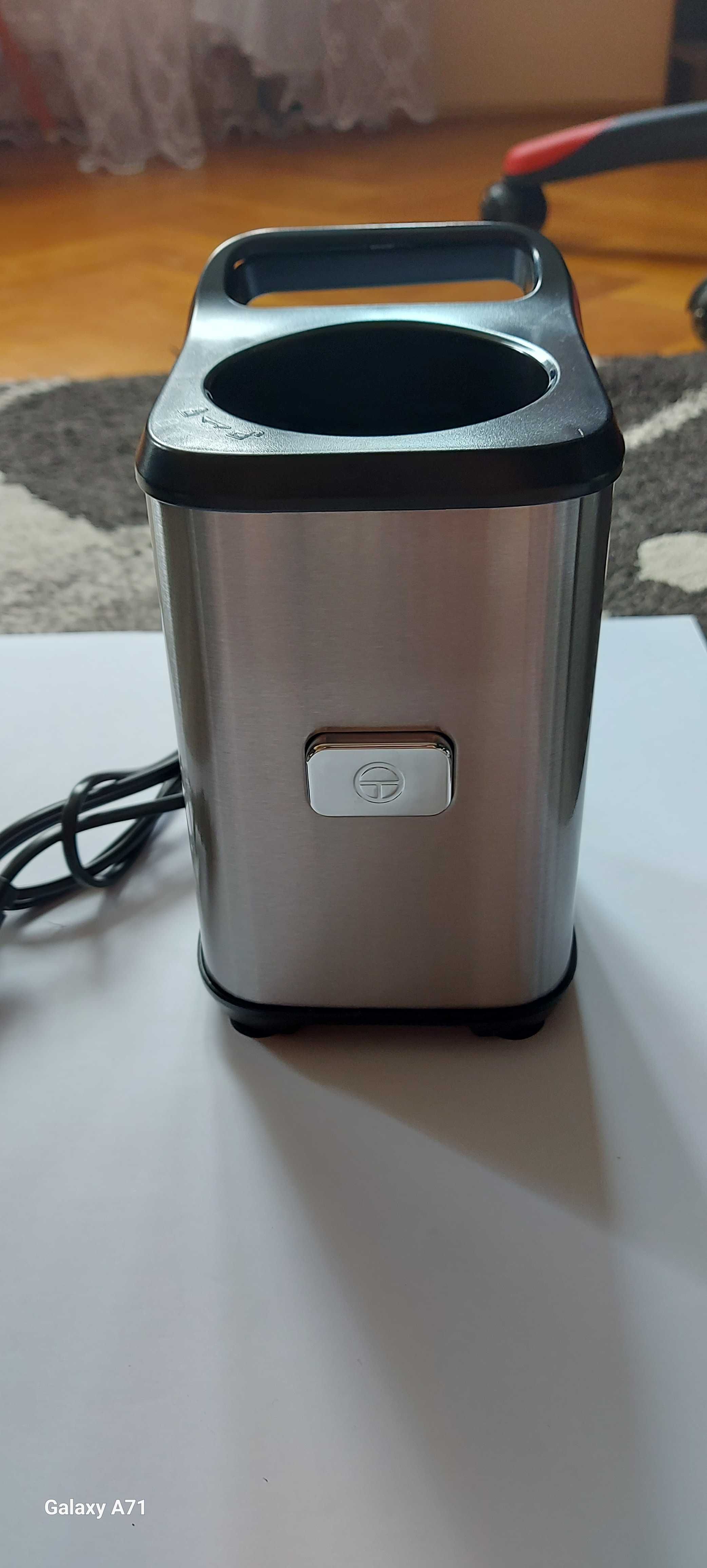 NOWY Blender do smoothie z kubkiem na wynos 350W