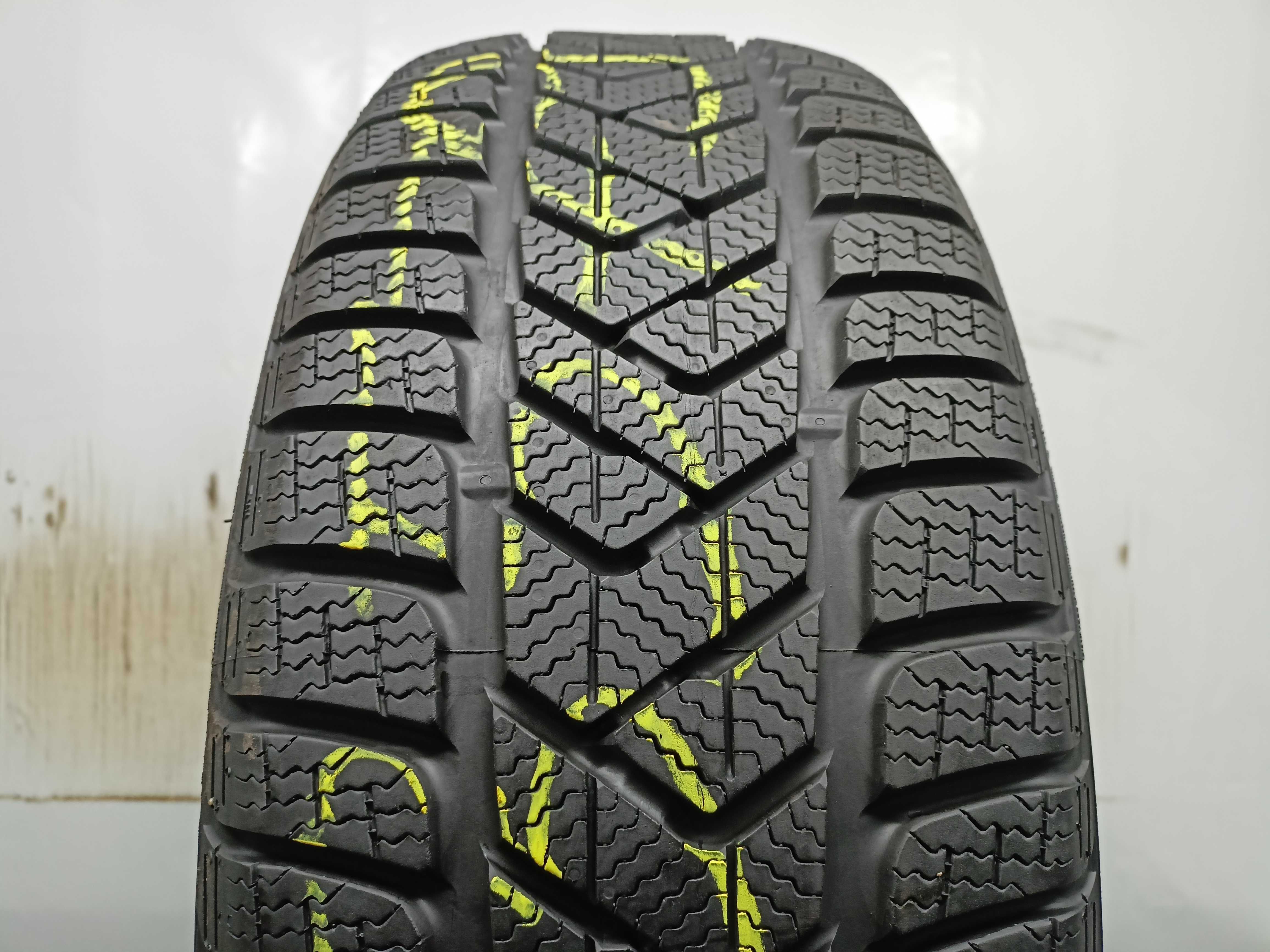 Pirelli SottoZero 3 215/65/16 2017rok 98H 7,8mm (3579)