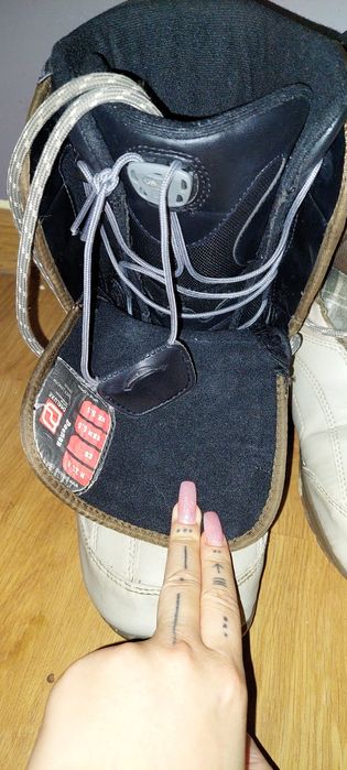 Damskie Buty snowboardowe- Deeluxe r.38
