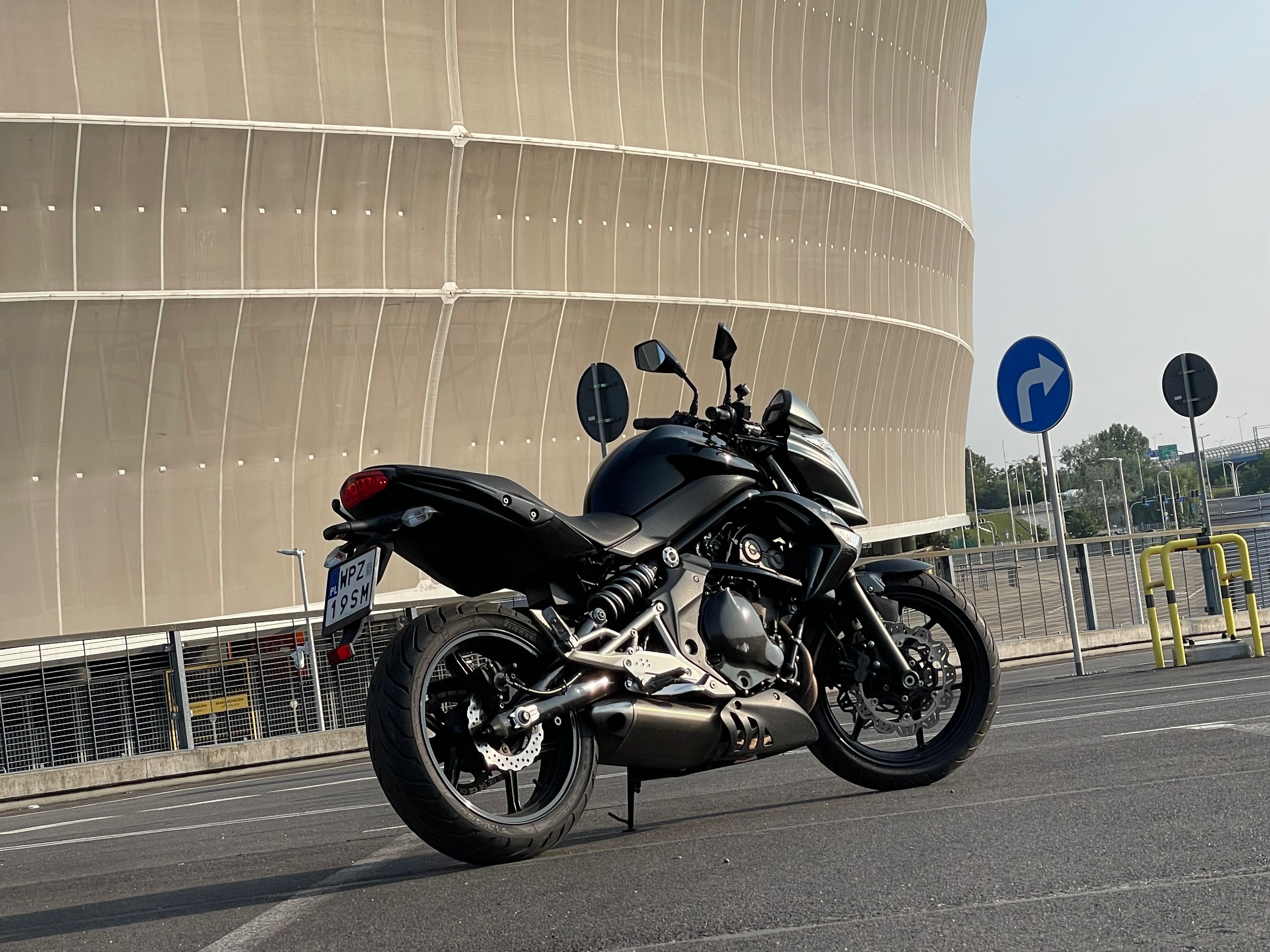 Kawasaki er6n 2011