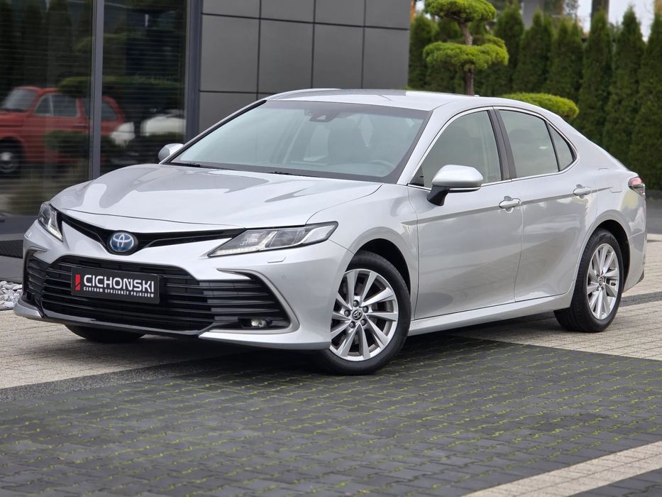 Toyota Camry 2023 BEZWYPADKOWA z Polskiego Salonu Serwisowana Faktura Vat23%