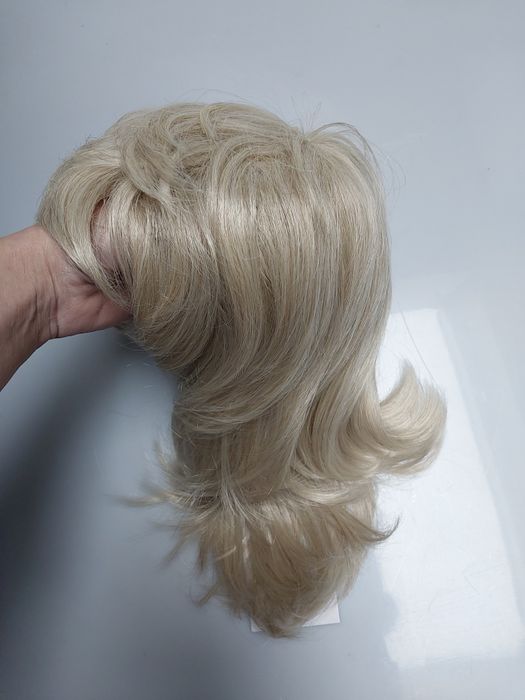 Nowa peruka  blond bestung lata 80