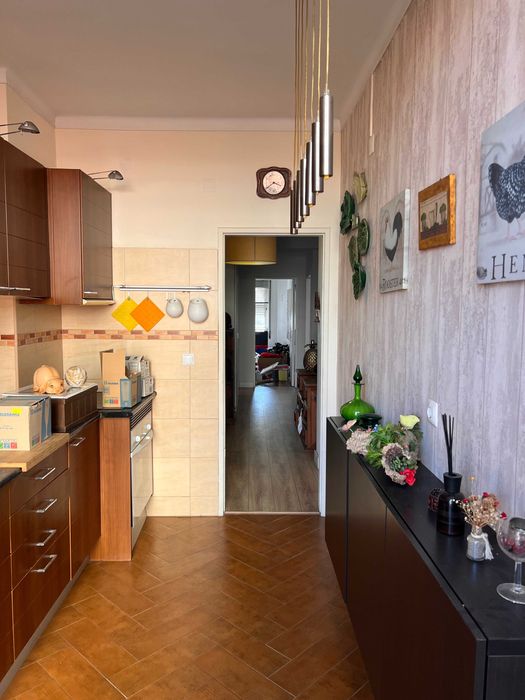 Apartamento T3 c/elevador no centro do Laranjeiro pronto a habitar!