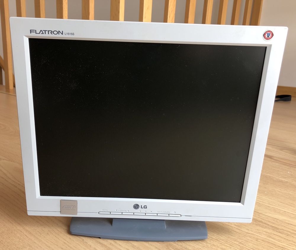 Monitor plano LG 15”