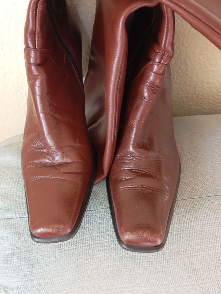 Botas em pele forradas 38