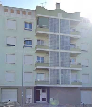 QUARTO  p/ ESTUDANTE (F) em T3 - Sobreda - Almada