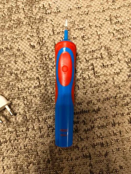 Escova elétrica Oral B Braun Kids