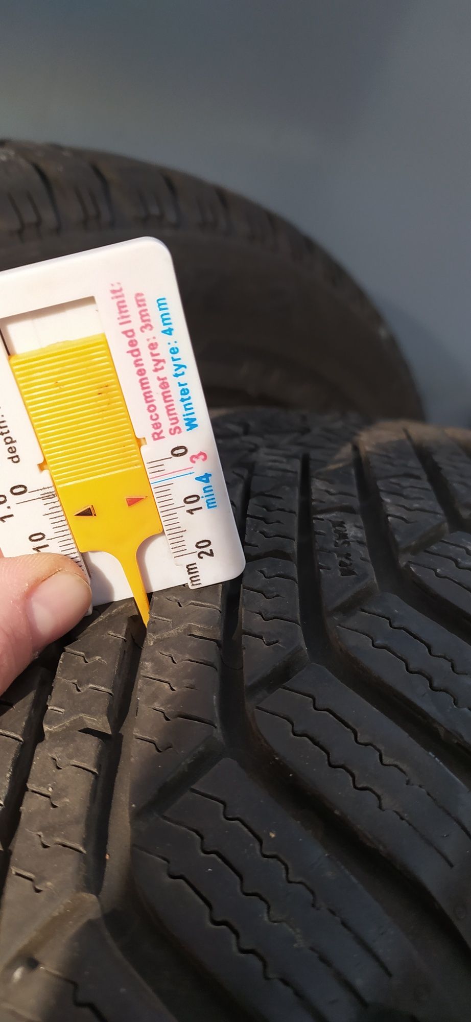 Opony zimowe Pirelli 205/ 60 16