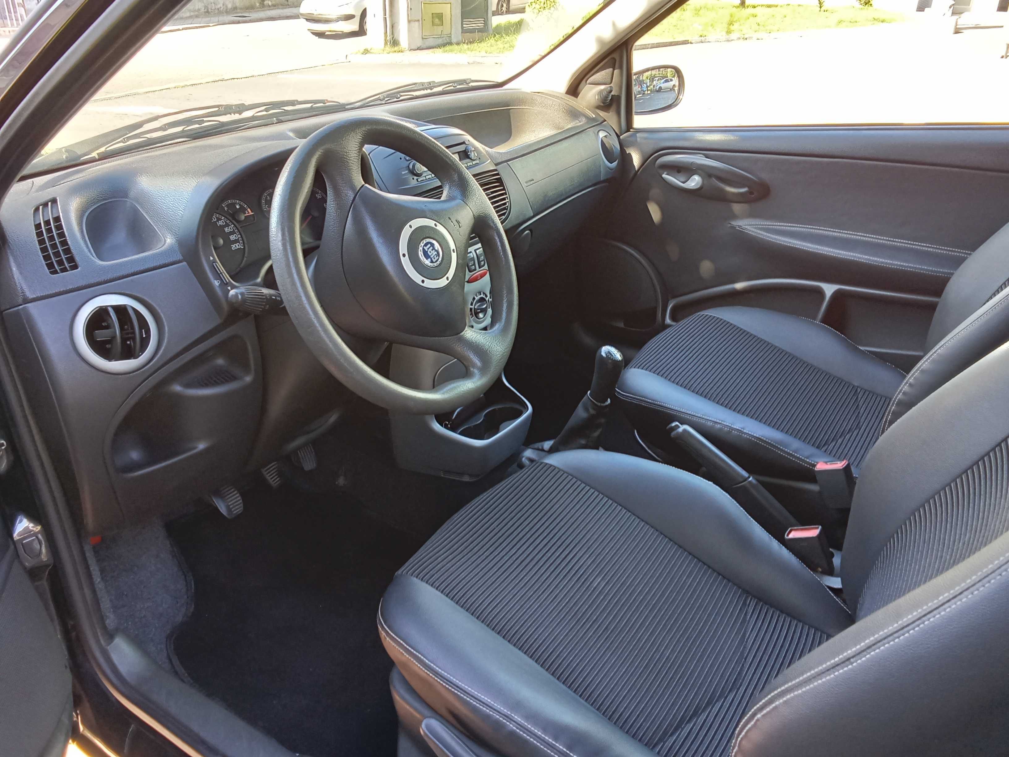 Fiat Punto 1.3 MultiJet versão Sport.