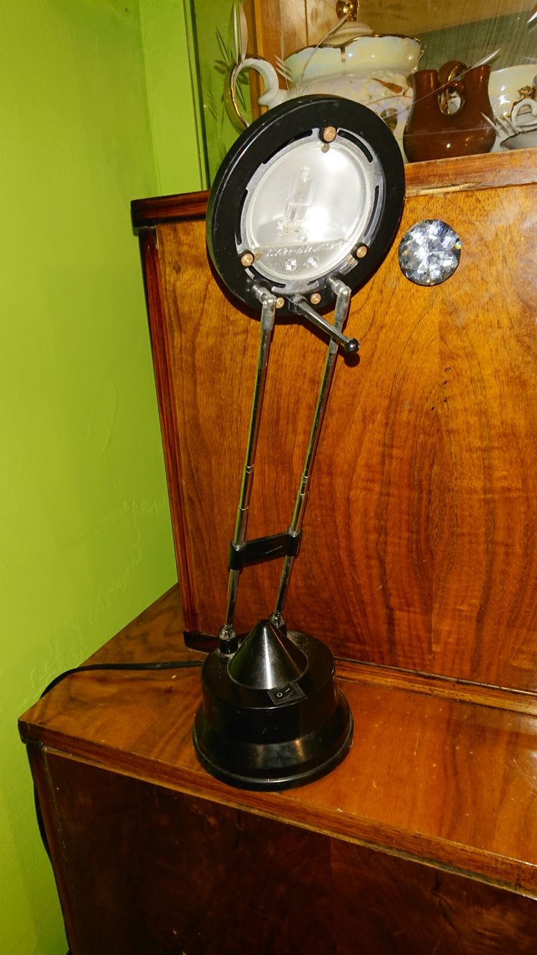 Lampa wielorakiego zastosowania