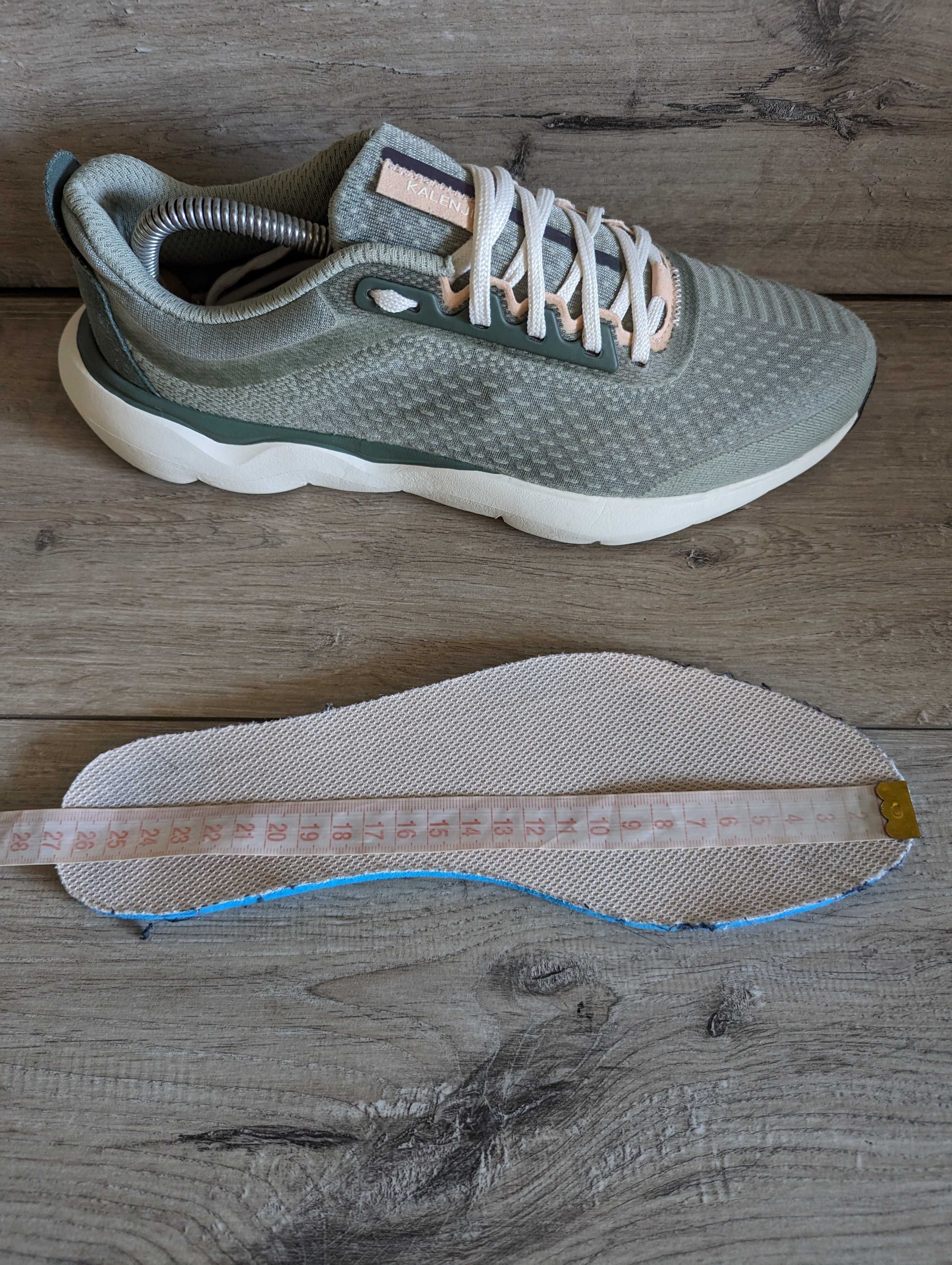 Женские кроссовки б/у Decathlon Jogflow 500.1
41-42 р 26.5 см