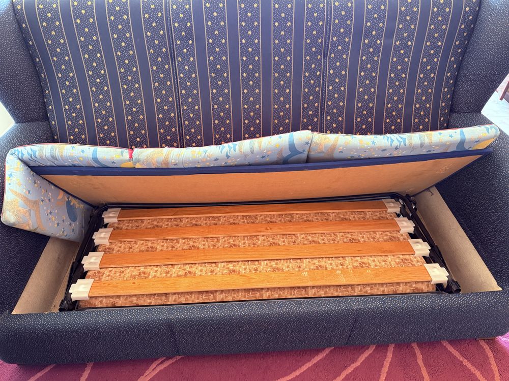 Sofa cama e poltronas