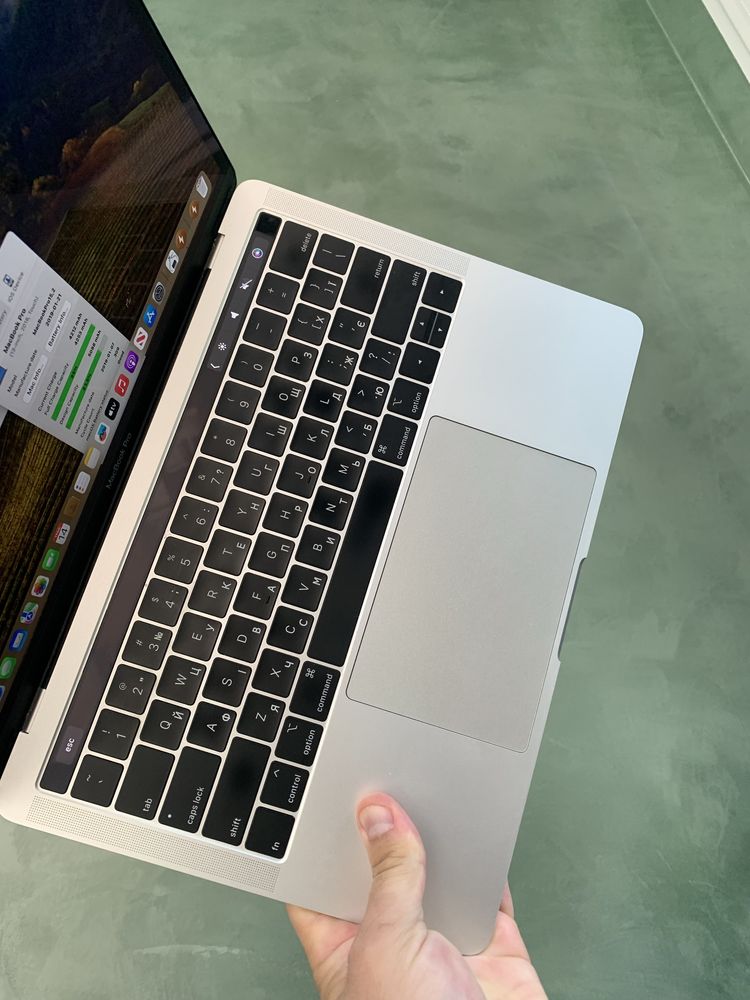 Macbook Pro 13 2018 i5-2.4GHz | 16Gb | 500ssd TouchBar 309циклів