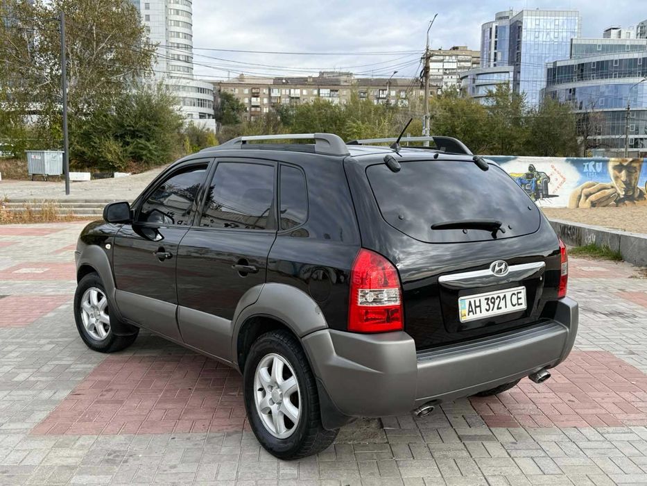 Hyundai Tucson 2008 г 2.0 л дизель, механика, полный привод