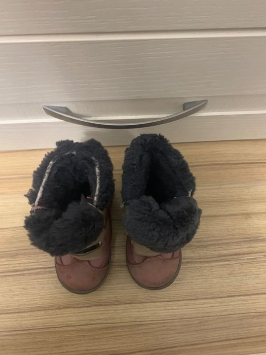 Черевики для дівчинки, перше зимнє взуття, хто хоче топати