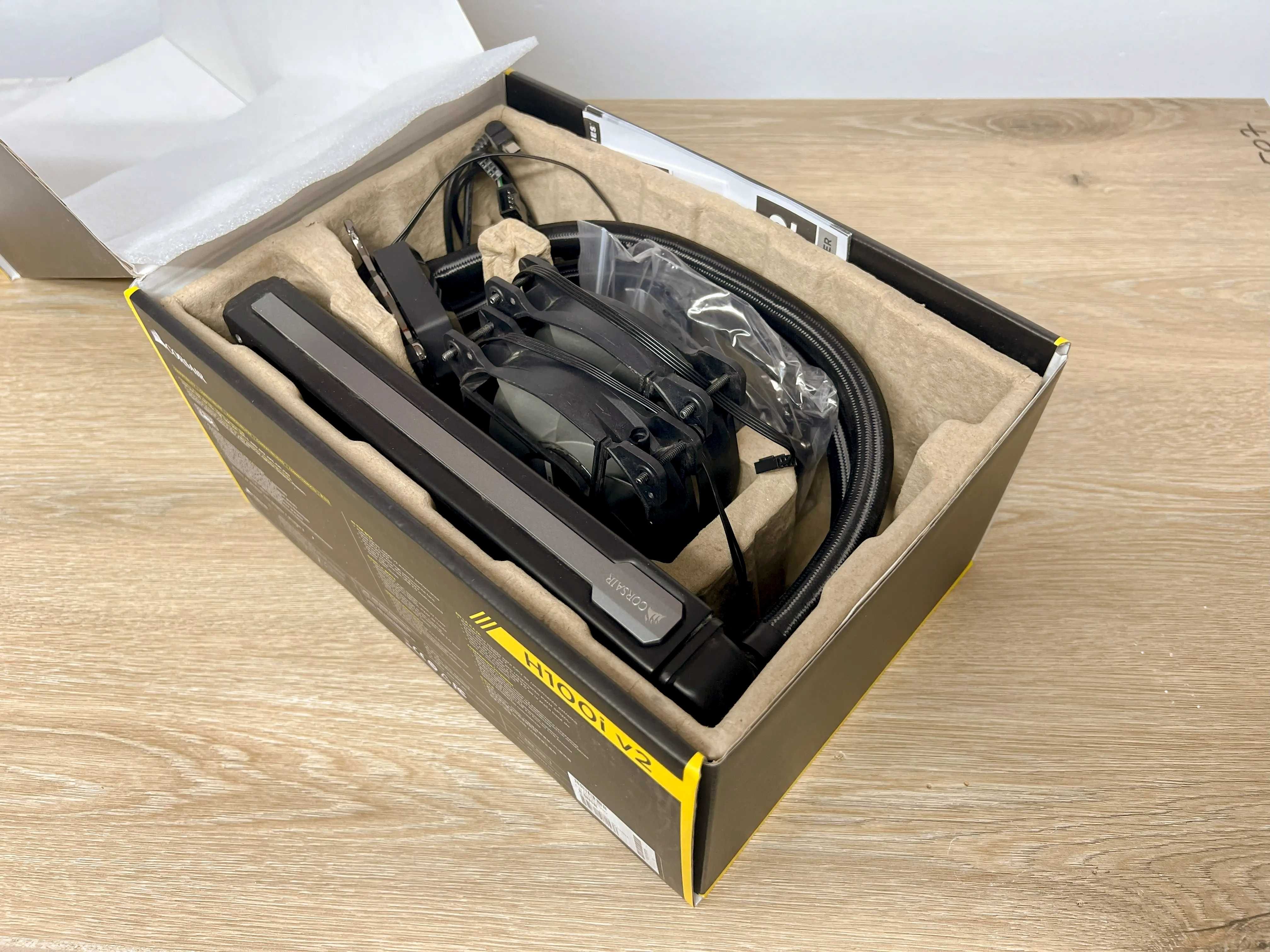 Corsair H100i V2 - Chłodzenie wodne procesora