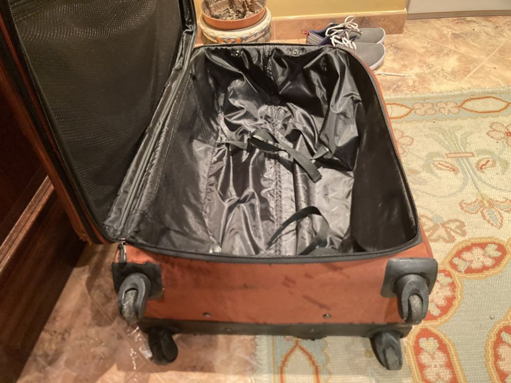 Mala de viagem de porão em bom estado