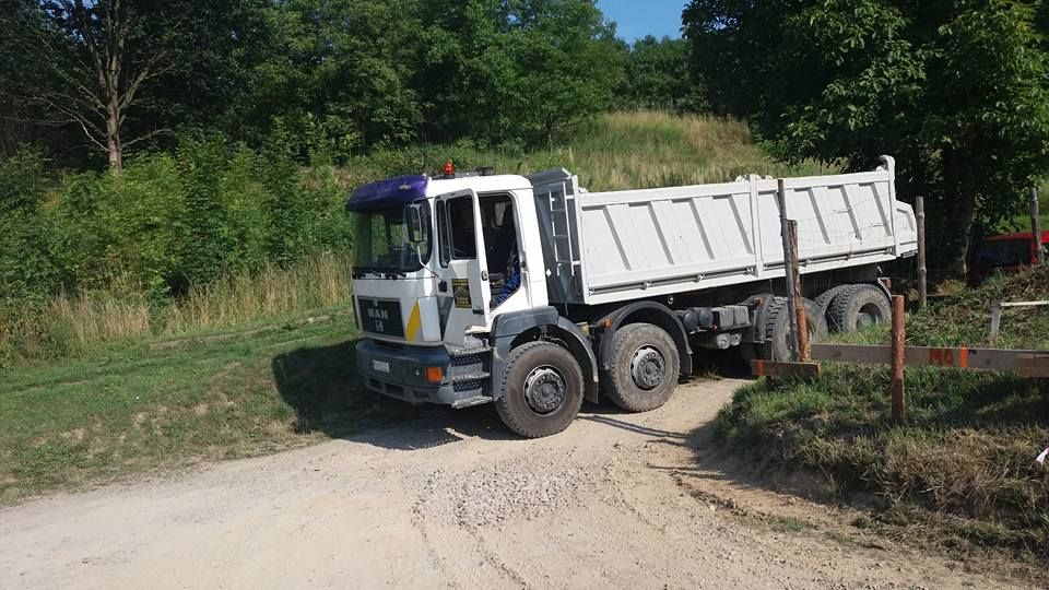 Wyburzenia rozbiórki prace ziemne koparka drogi niwelacja wywrotka
