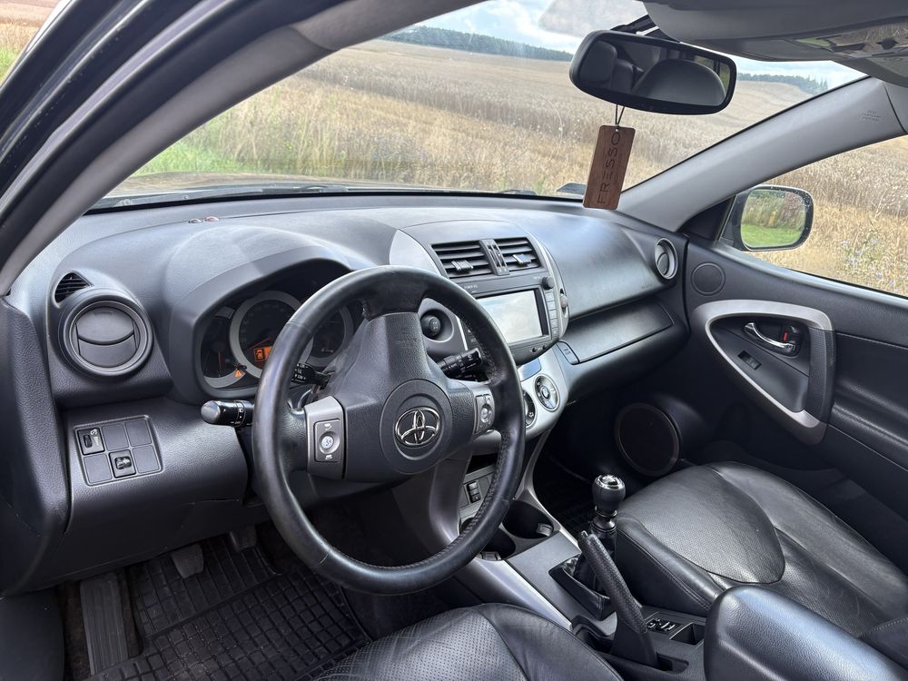 Toyota Rav 4. 2.2  d