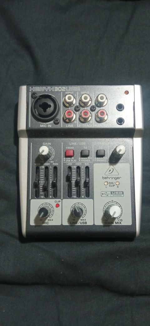 Mixer XENYX 302 USB behringer