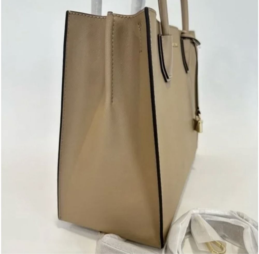 Michael Kors Mercer Large Saffiano