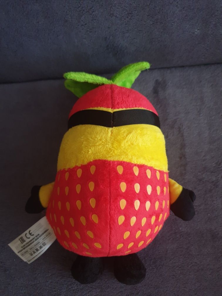 Oryginalna maskotka minionek minionki truskawka
