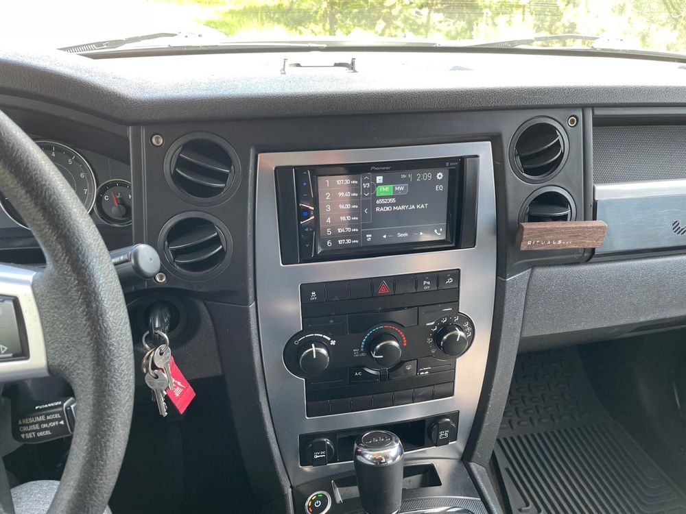 Jeep Commander 3.7 LPG , 2010