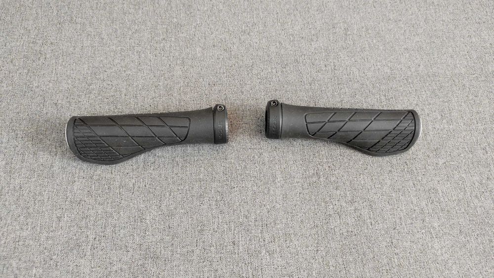 Ручки руля (грипсы) Ergon GA30