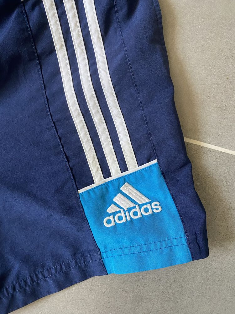 Вінтажні чоловічі шорти від adidas