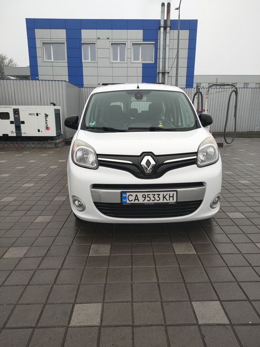 Продам своє авто Renault Kangoo 2015 року оригінальний пасажир 7 місць