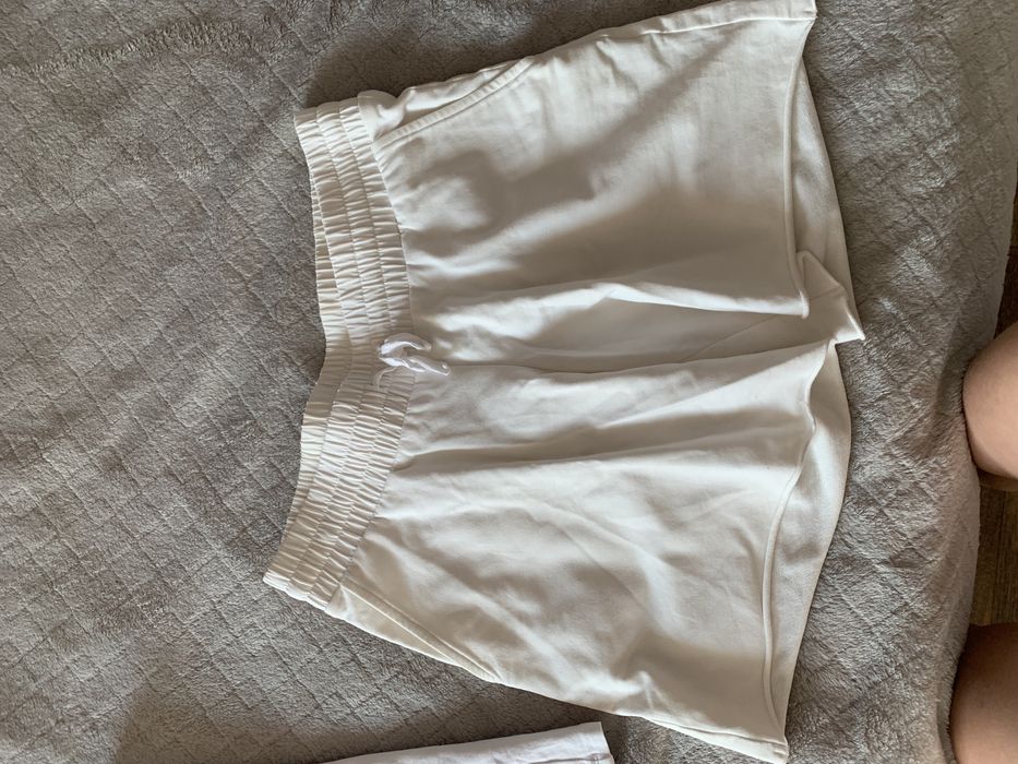 Шорты и футболка для беременной и кормящей